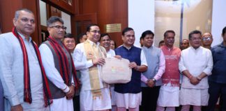 ৪১৯.২৬ কোটি টকাৰ ঘাটি বাজেট দাখিল বিত্তমন্ত্ৰী জয়ন্ত মল্ল বৰুৱাৰ