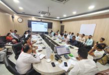 স্বাস্থ্য আৰু পৰিয়াল কল্যাণ বিভাগৰ অধীনস্থ বিভিন্ন সঞ্চালকালয় আৰু সংস্থাৰ কাম-কাজৰ অগ্ৰগতিৰ পৰ্যালোচনা মন্ত্ৰী অশোক সিংহলৰ